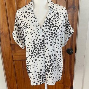 Cabi Replay Top White Black Square Dot Print Small Short sleeve tunic v neck